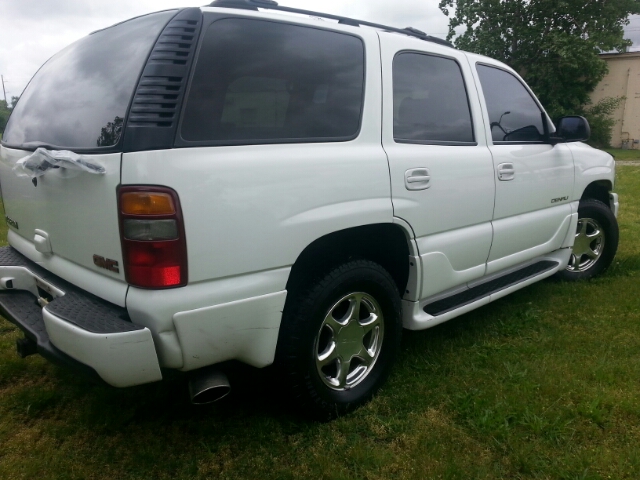 GMC Yukon 2002 photo 11