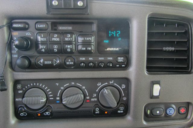 GMC Yukon 2002 photo 13