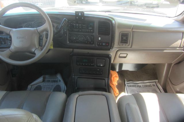 GMC Yukon 2002 photo 18