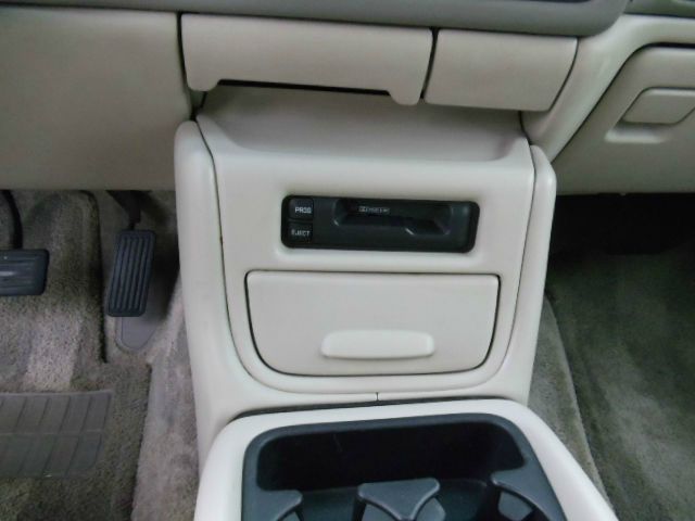 GMC Yukon 2002 photo 13