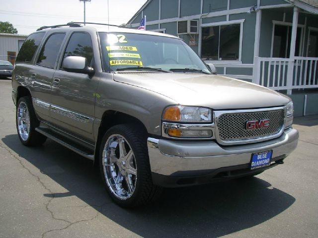 GMC Yukon 2002 photo 1