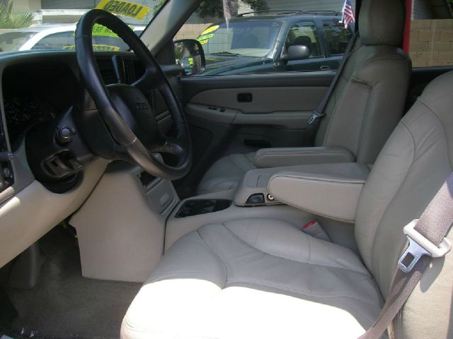 GMC Yukon 2002 photo 2