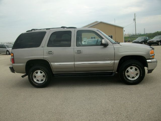 GMC Yukon 2002 photo 1