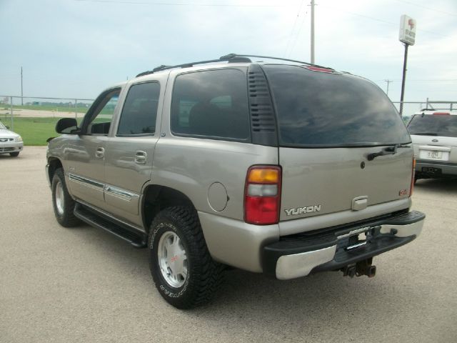 GMC Yukon 2002 photo 3