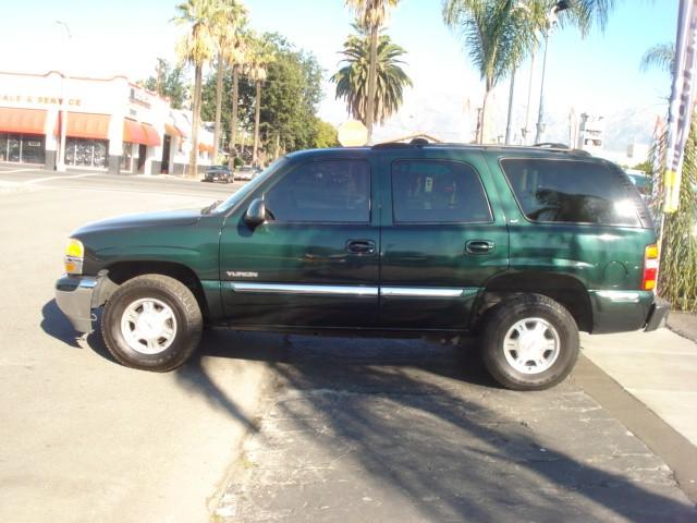 GMC Yukon 2002 photo 2