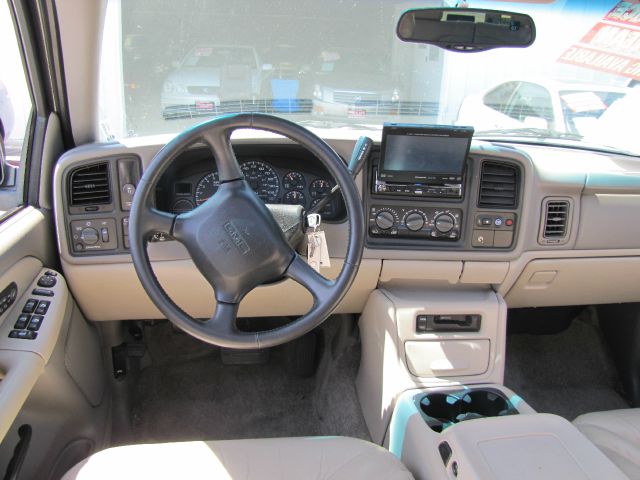 GMC Yukon 2002 photo 1