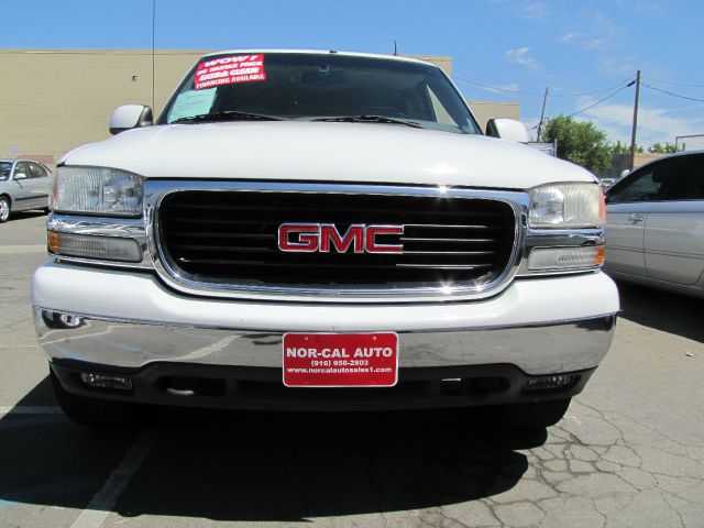 GMC Yukon 2002 photo 2