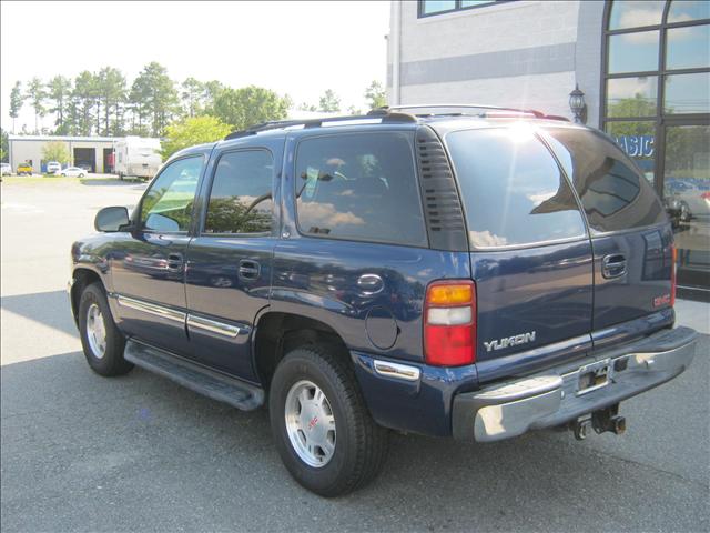 GMC Yukon 2002 photo 2