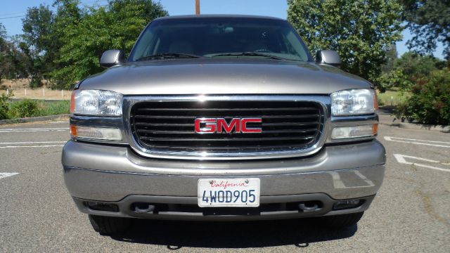 GMC Yukon 2002 photo 3