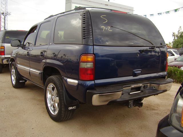 GMC Yukon 2002 photo 2