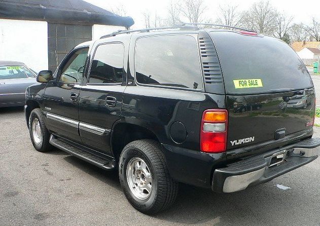 GMC Yukon 2002 photo 1