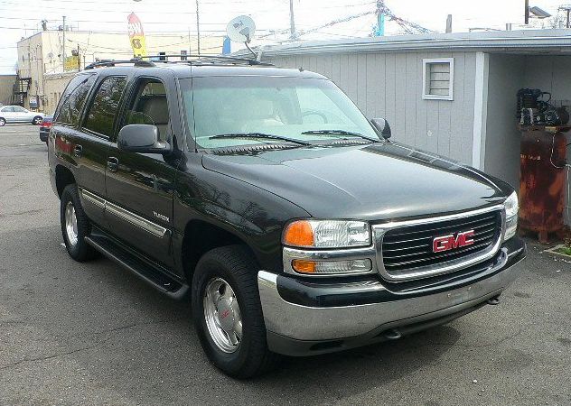 GMC Yukon 2002 photo 2