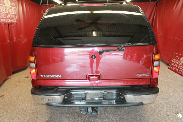 GMC Yukon 2002 photo 13