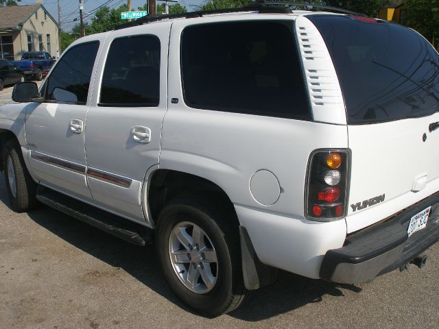 GMC Yukon 2002 photo 3