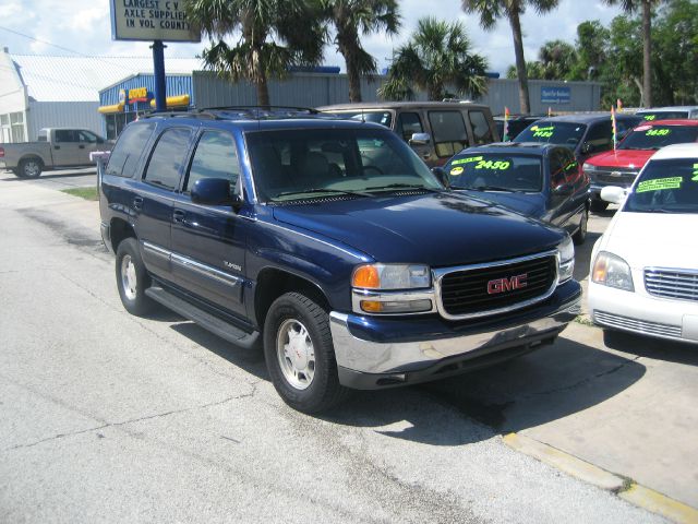 GMC Yukon 2002 photo 2