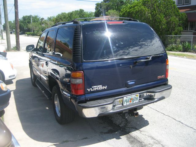 GMC Yukon 2002 photo 3