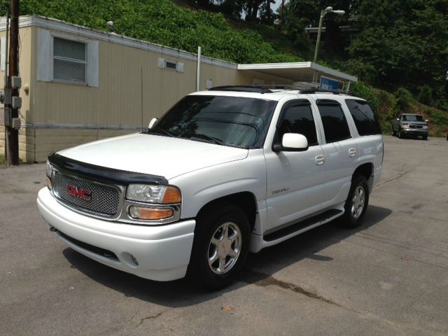 GMC Yukon 2002 photo 4