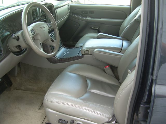 GMC Yukon 2003 photo 13