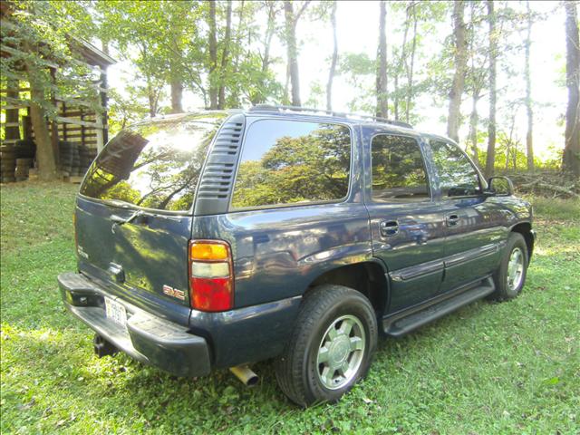 GMC Yukon 2003 photo 2