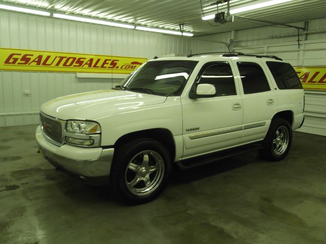 GMC Yukon 2003 photo 2