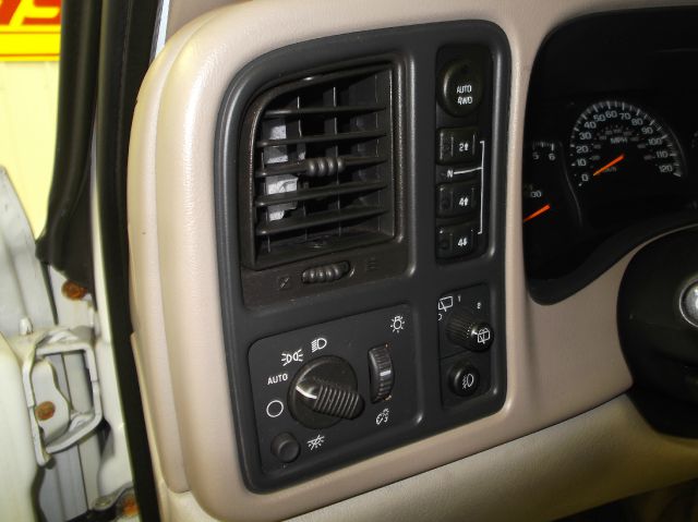 GMC Yukon 2003 photo 24