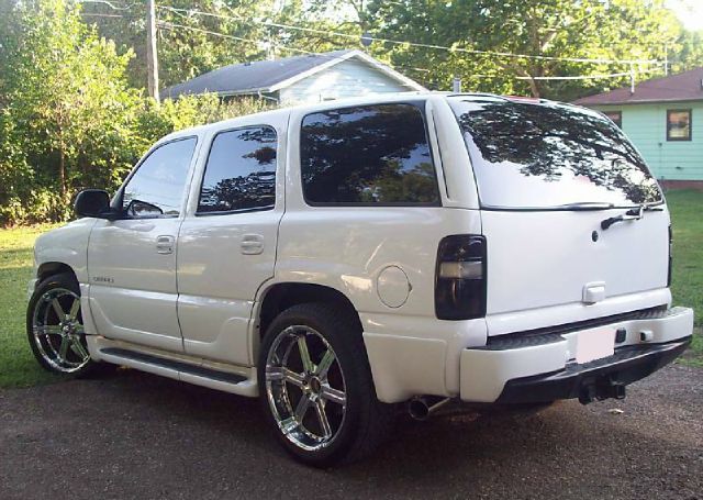 GMC Yukon 2003 photo 1