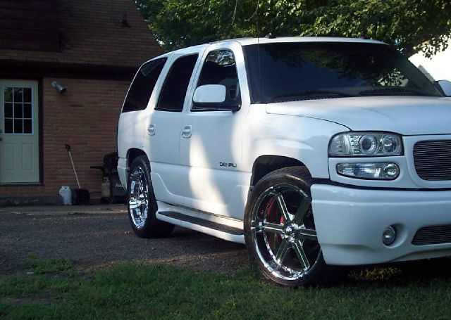 GMC Yukon 2003 photo 3