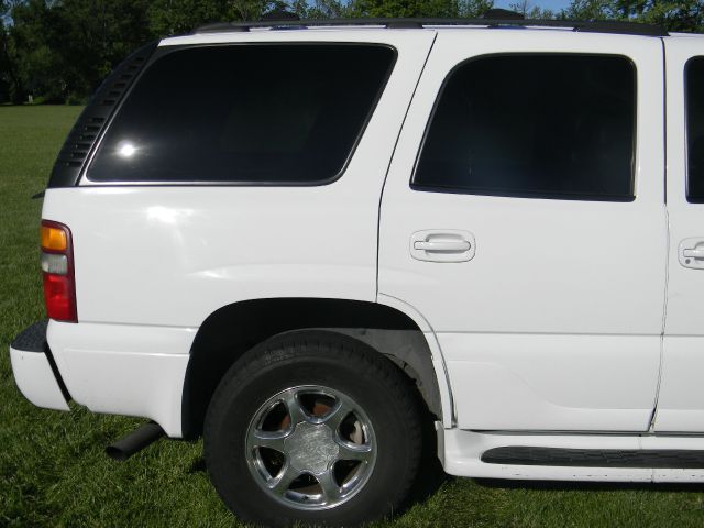 GMC Yukon 2003 photo 17