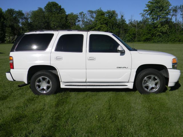 GMC Yukon 2003 photo 19