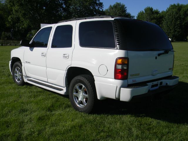 GMC Yukon 2003 photo 32