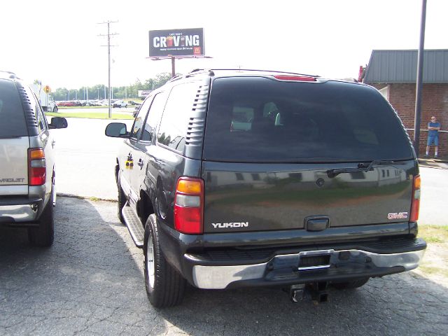 GMC Yukon 2003 photo 1