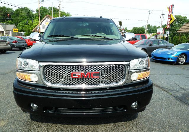 GMC Yukon 2003 photo 12