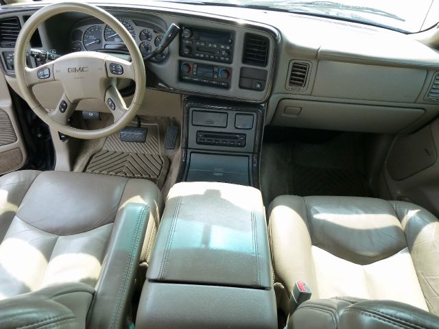 GMC Yukon 2003 photo 8