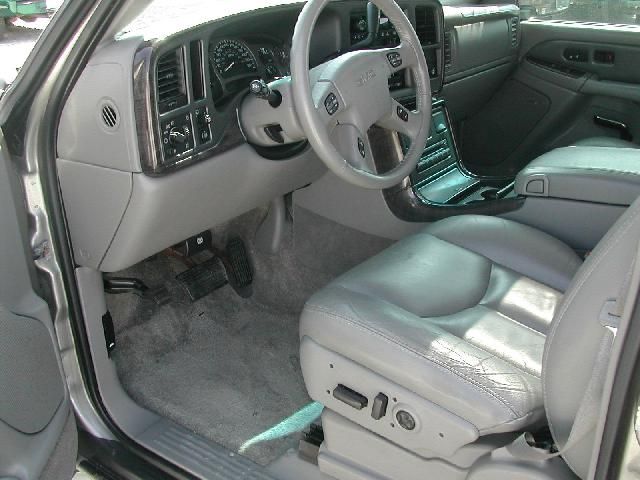 GMC Yukon 2003 photo 1