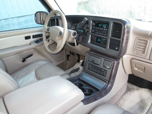 GMC Yukon 2003 photo 17