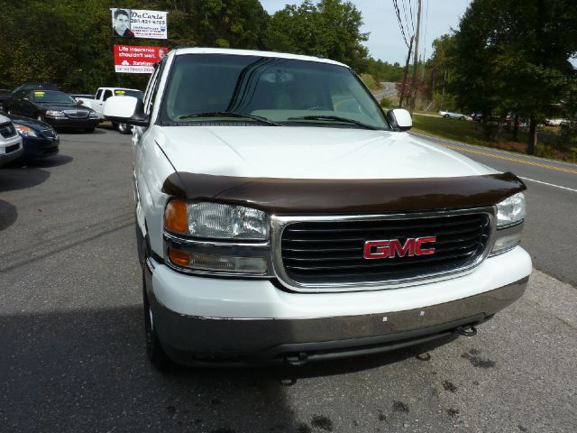 GMC Yukon 2003 photo 1