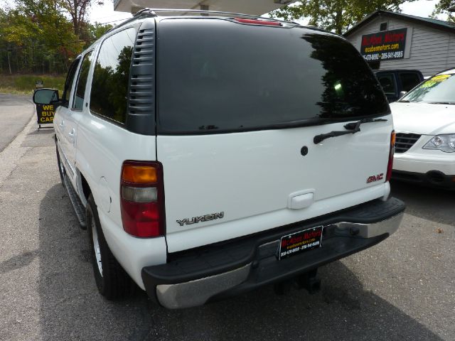 GMC Yukon 2003 photo 3