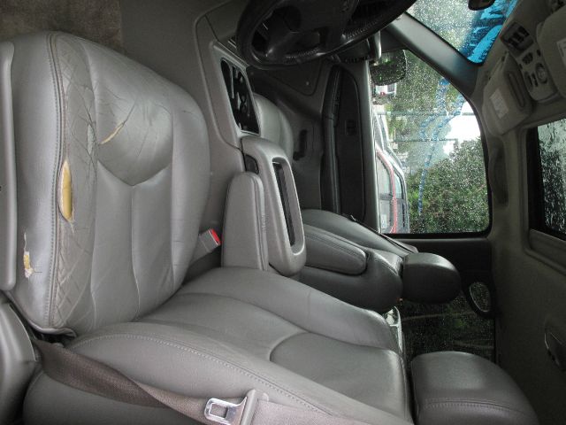 GMC Yukon 2003 photo 3