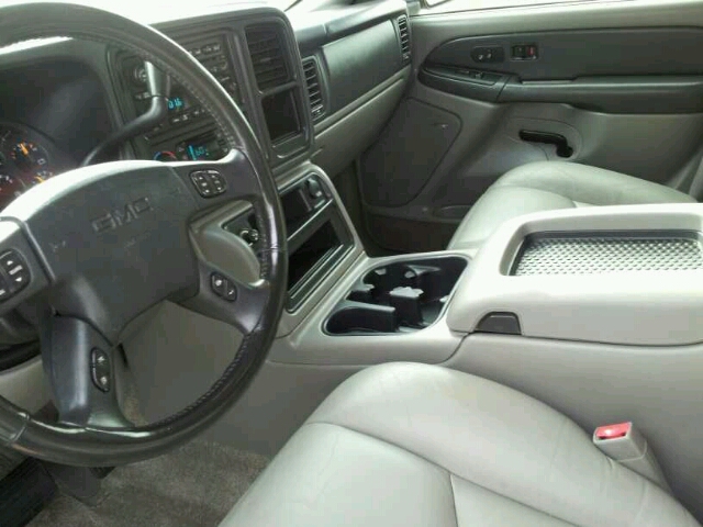 GMC Yukon 2003 photo 1