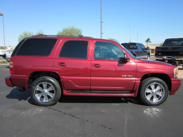 GMC Yukon 2003 photo 1