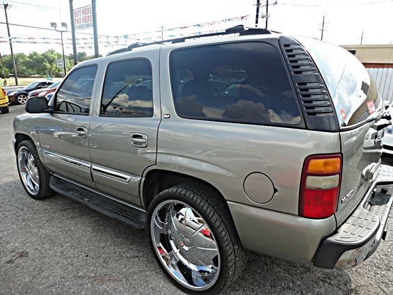 GMC Yukon 2003 photo 1