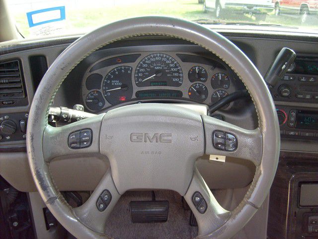 GMC Yukon 2003 photo 10