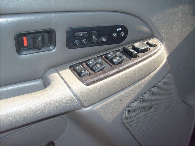 GMC Yukon 2003 photo 13