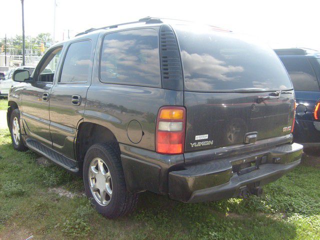 GMC Yukon 2003 photo 16