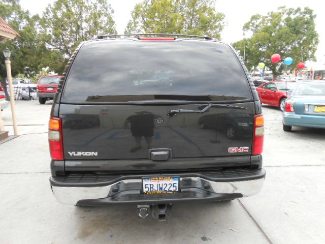 GMC Yukon 2003 photo 1