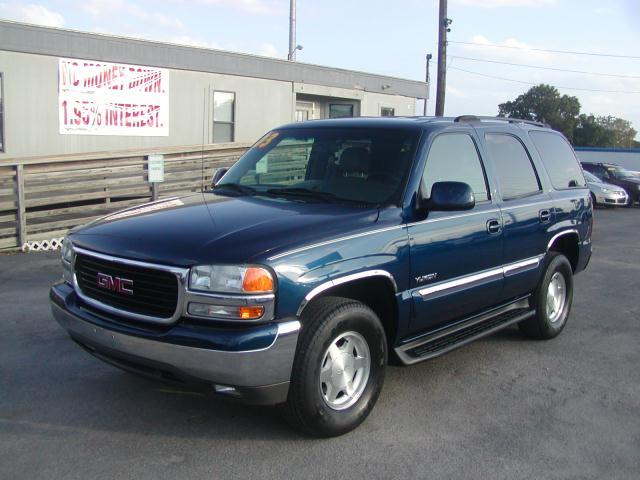 GMC Yukon 2003 photo 2