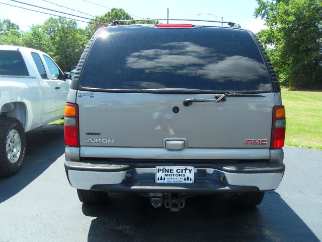 GMC Yukon 2003 photo 3