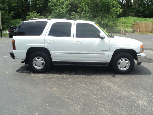 GMC Yukon 2003 photo 1