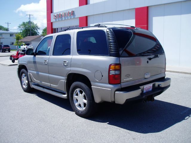 GMC Yukon 2003 photo 1