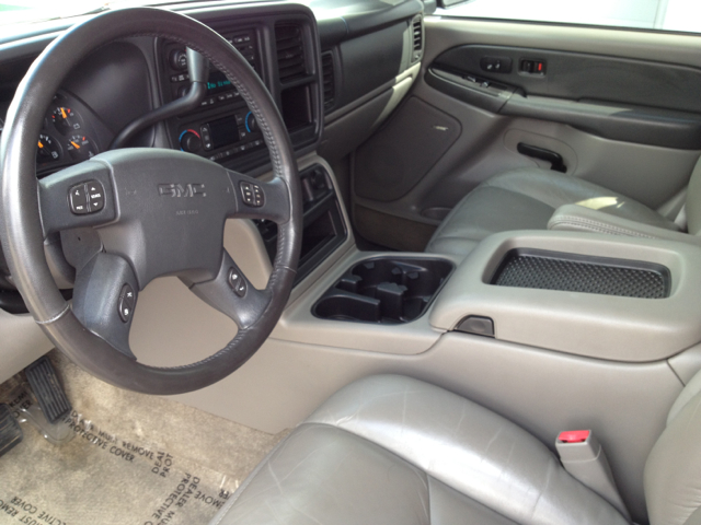 GMC Yukon 2003 photo 1